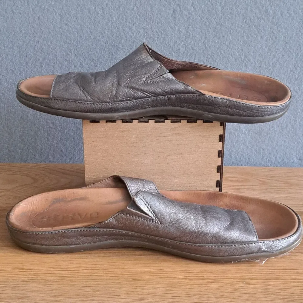 Strive Capri Women UK 7 US 9.5 10 Leather Toe Loop Slide Sandals Anthracite Gray